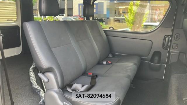 Toyota HIACE VAN 2026-05 8281179-6