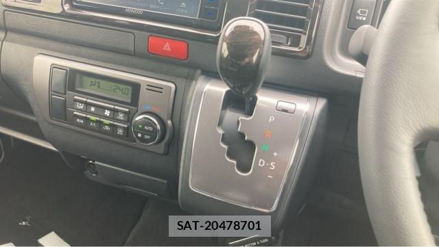 Toyota HIACE VAN 2026-01 8281287-14