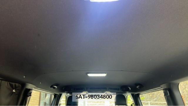 Toyota HIACE VAN 2022-02 8281382-15
