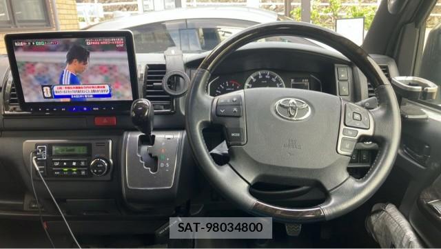 Toyota HIACE VAN 2022-02 8281382-16