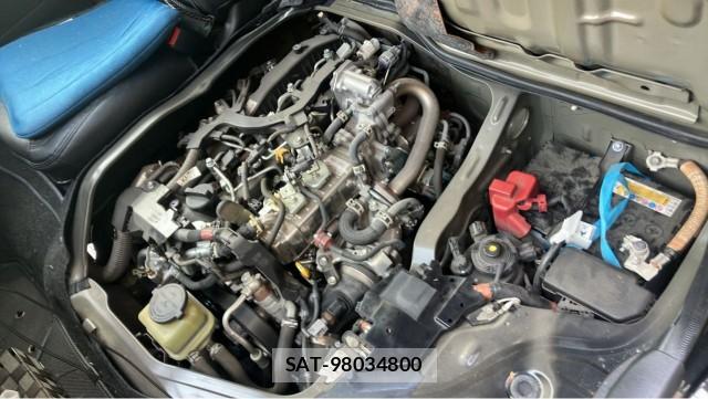 Toyota HIACE VAN 2022-02 8281382-7