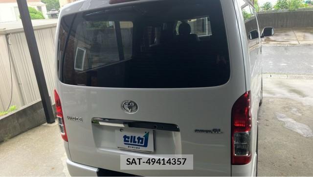 Toyota HIACE VAN 2017-12 8281387-1