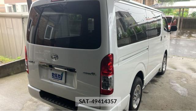 Toyota HIACE VAN 2017-12 8281387-12