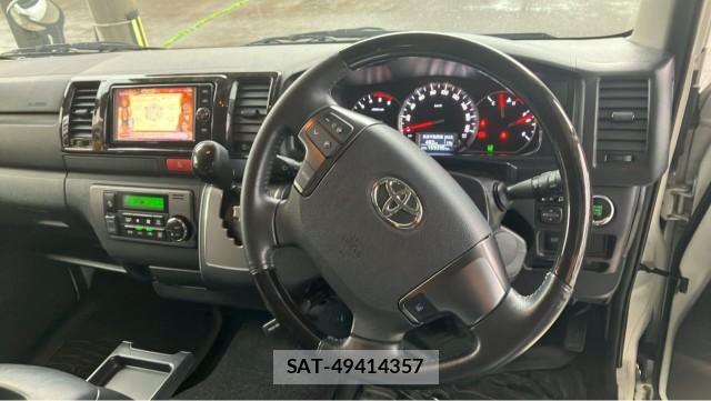 Toyota HIACE VAN 2017-12 8281387-16