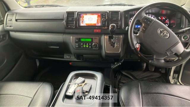 Toyota HIACE VAN 2017-12 8281387-2