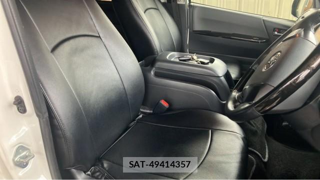 Toyota HIACE VAN 2017-12 8281387-5