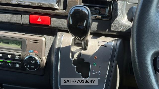 Toyota HIACE VAN 2021-05 8281453-13