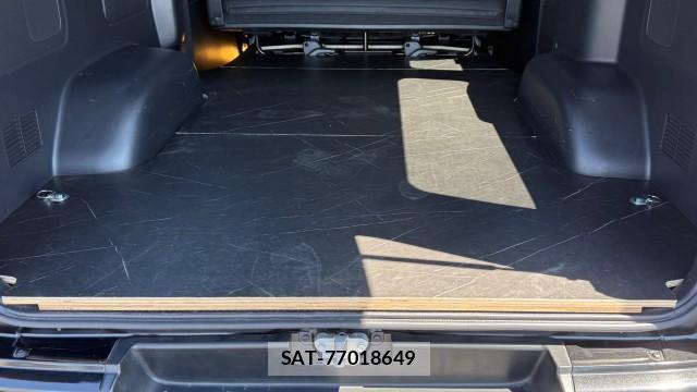 Toyota HIACE VAN 2021-05 8281453-16