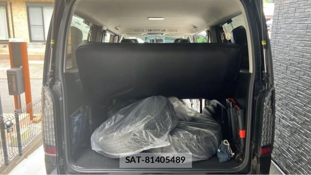 Toyota HIACE VAN 2014-04 8281472-17