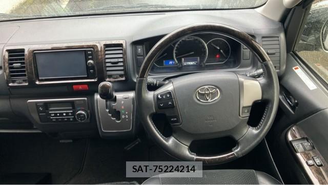Toyota HIACE VAN 2018-06 8281509-16