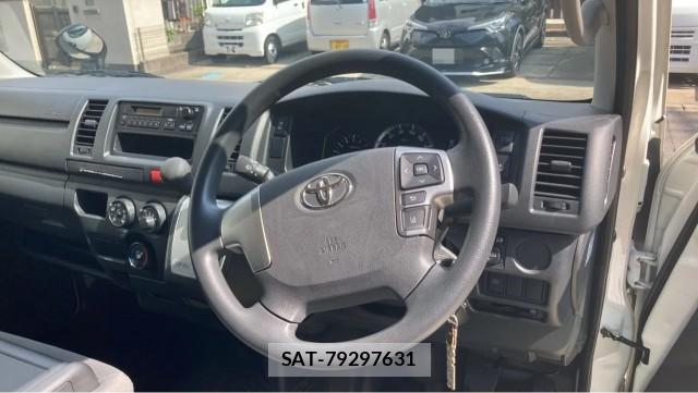 Toyota HIACE VAN 2024-08 8281523-16