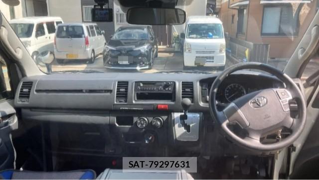 Toyota HIACE VAN 2024-08 8281523-2