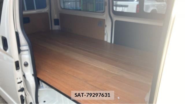 Toyota HIACE VAN 2024-08 8281523-6