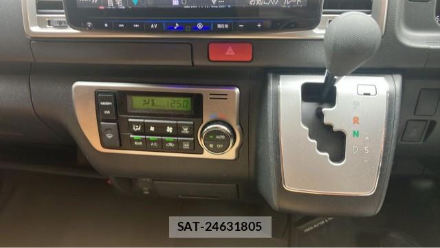 Toyota HIACE VAN 2024-10 8281534-14