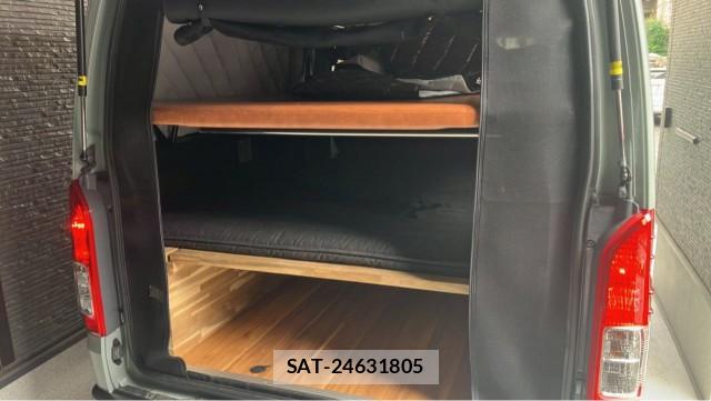 Toyota HIACE VAN 2024-10 8281534-17