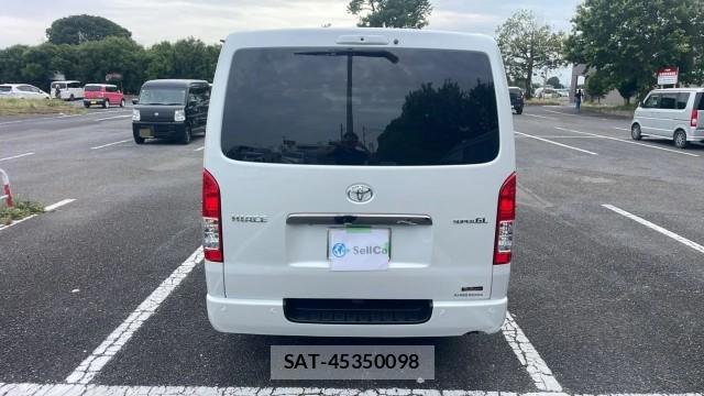 Toyota HIACE VAN 2026-04 8281622-1