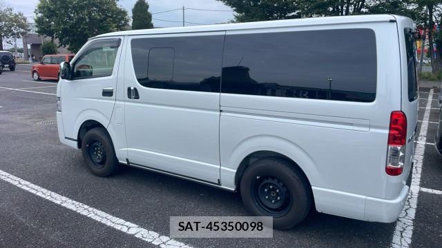 Toyota HIACE VAN 2026-04 8281622-10