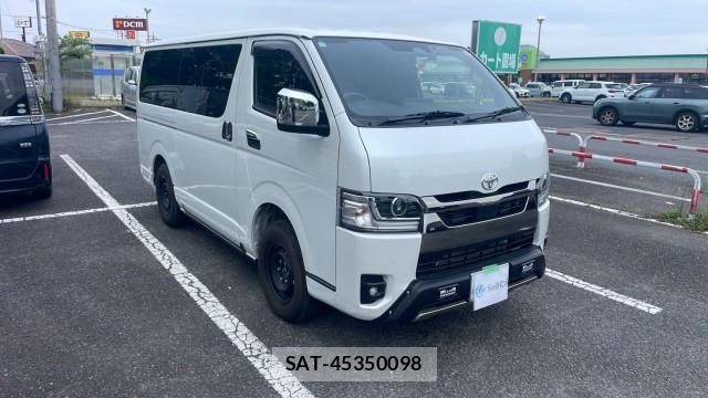 Toyota HIACE VAN 2026-04 8281622-11