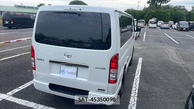 Toyota HIACE VAN 2026-04 8281622-12