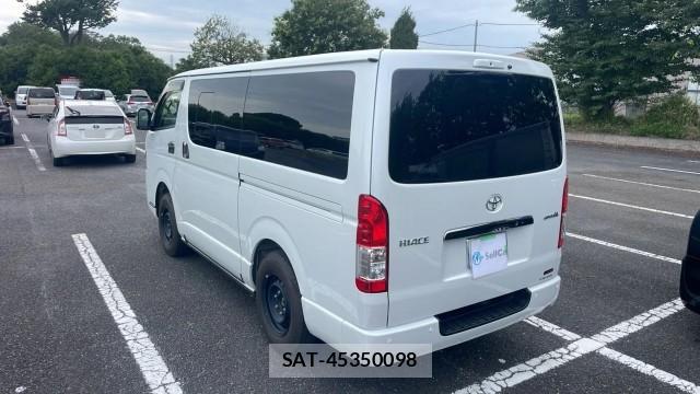 Toyota HIACE VAN 2026-04 8281622-13