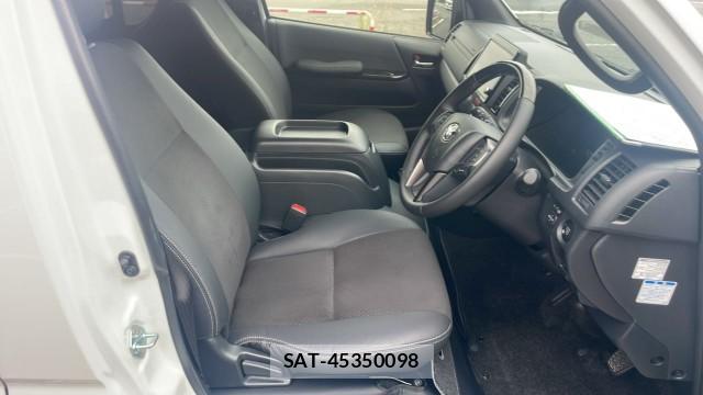 Toyota HIACE VAN 2026-04 8281622-5