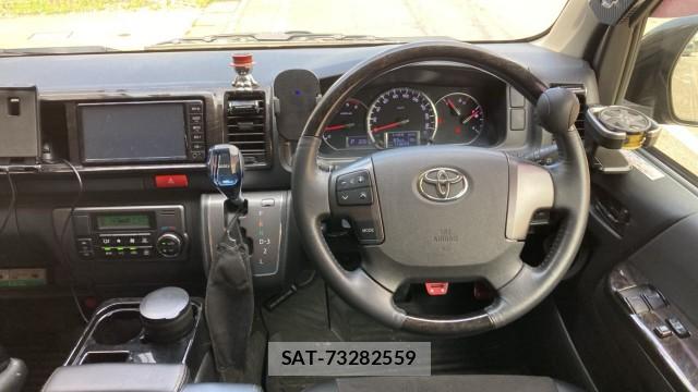 Toyota HIACE VAN 2017-01 8281634-16