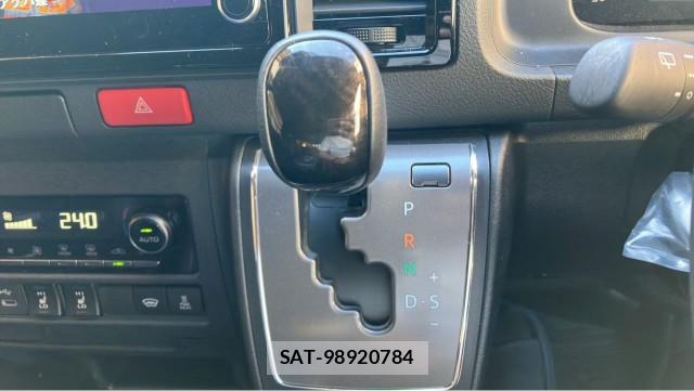 Toyota HIACE VAN 2026-02 8281675-14