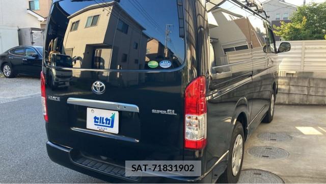 Toyota HIACE VAN 2019-06 8281707-12