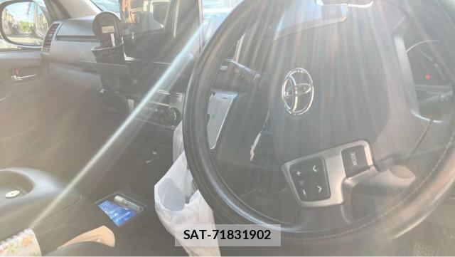 Toyota HIACE VAN 2019-06 8281707-16