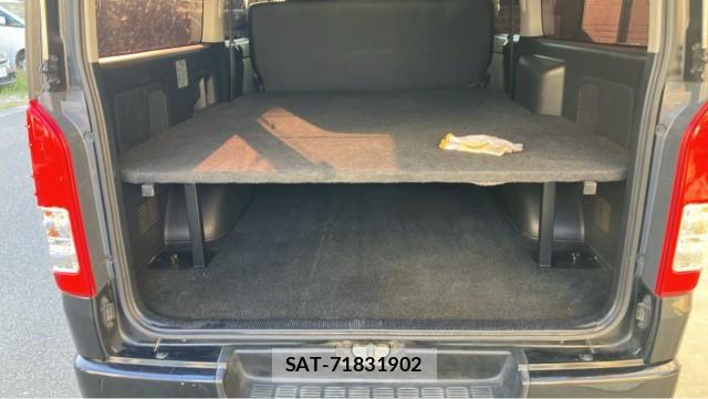 Toyota HIACE VAN 2019-06 8281707-17