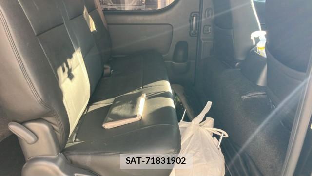 Toyota HIACE VAN 2019-06 8281707-6