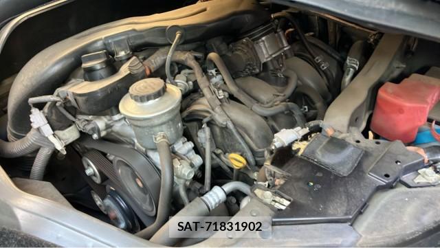 Toyota HIACE VAN 2019-06 8281707-7