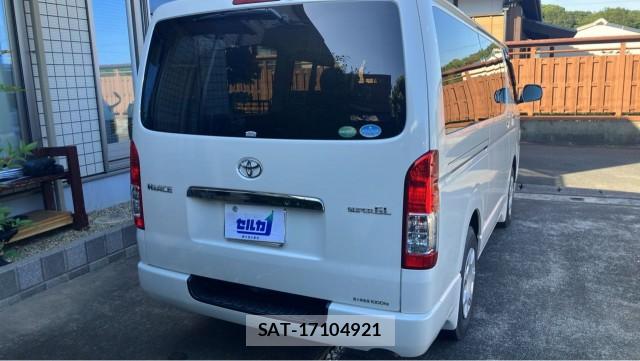 Toyota HIACE VAN 2018-01 8281710-12