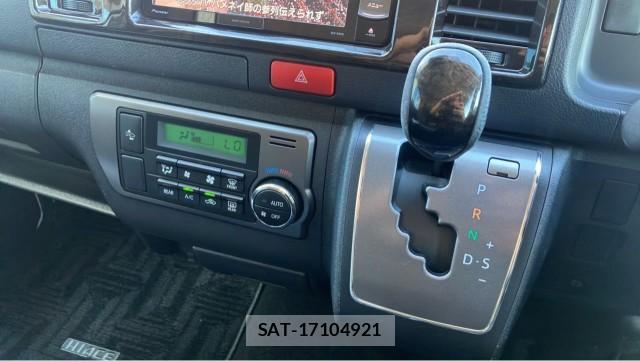 Toyota HIACE VAN 2018-01 8281710-14