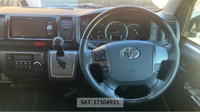 Toyota HIACE VAN 2018-01 8281710-16