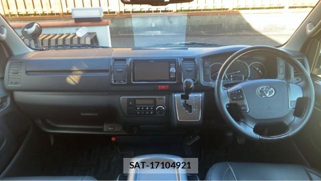Toyota HIACE VAN 2018-01 8281710-2