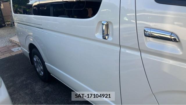 Toyota HIACE VAN 2018-01 8281710-3