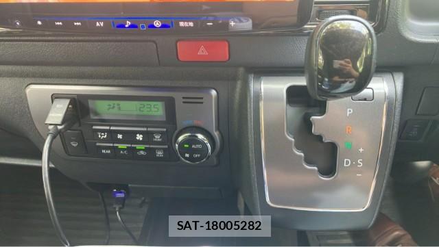 Toyota HIACE VAN 2023-02 8281814-14