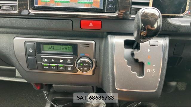 Toyota HIACE VAN 2020-09 8281854-13