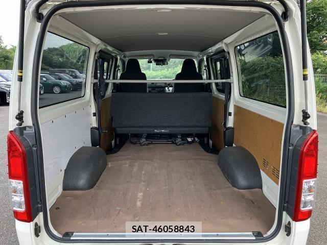 Toyota HIACE VAN 2021-11 8281976-6