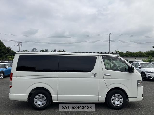 Toyota HIACE VAN 2022-11 8281977-2