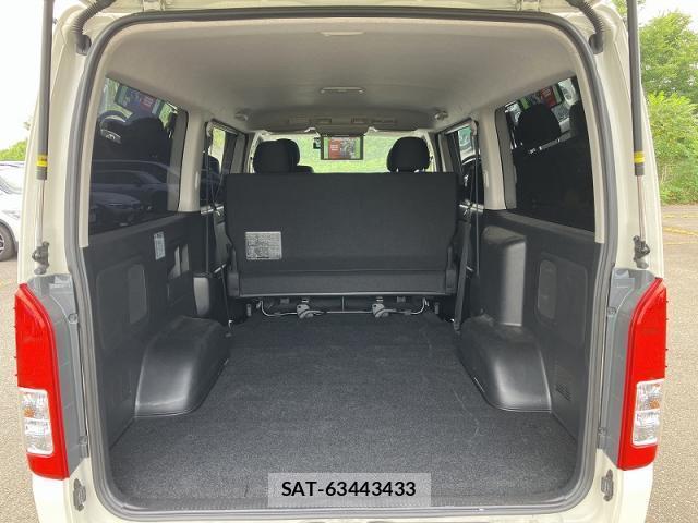 Toyota HIACE VAN 2022-11 8281977-6