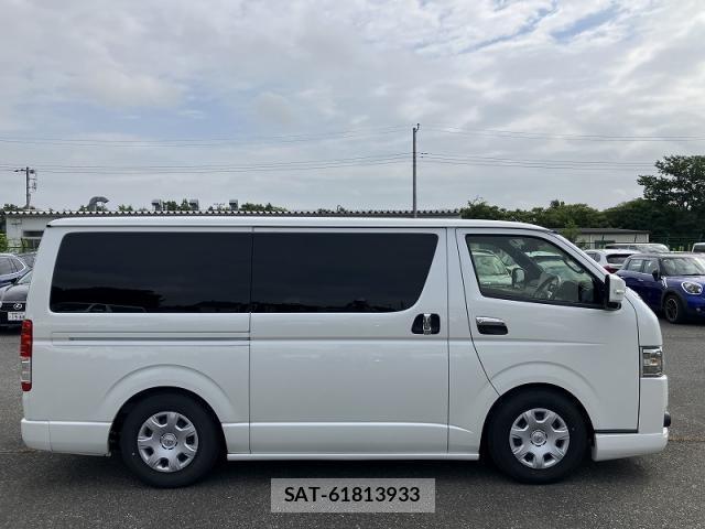Toyota HIACE VAN 2021-07 8281983-2