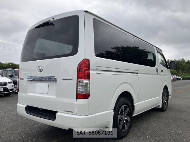 Toyota HIACE VAN 2020-09 8281986-1