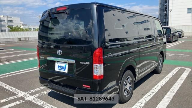 Toyota HIACE VAN 2022-10 8282060-12