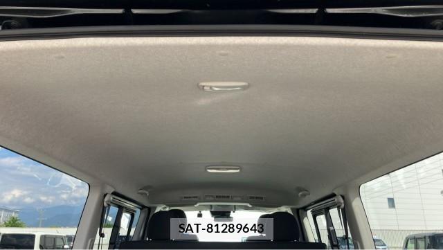 Toyota HIACE VAN 2022-10 8282060-15