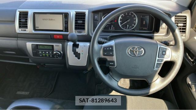 Toyota HIACE VAN 2022-10 8282060-16