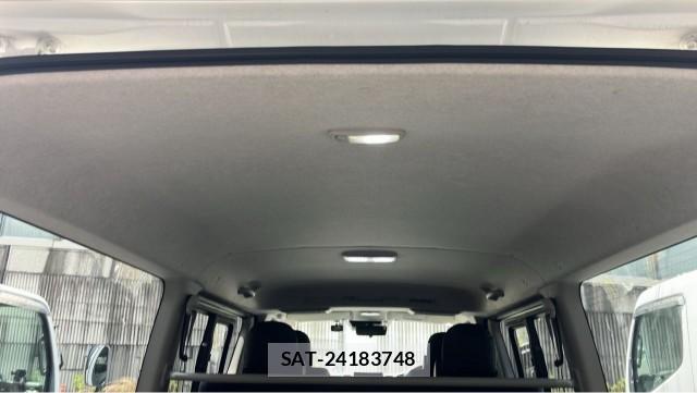 Toyota HIACE VAN 2024-02 8282083-15