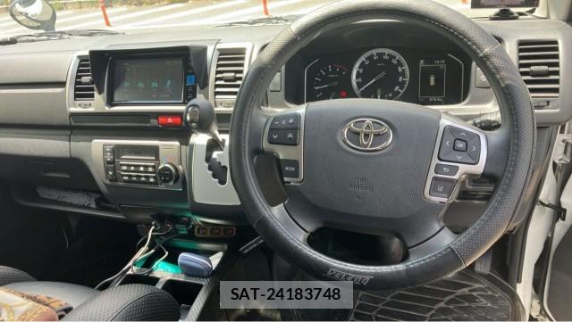 Toyota HIACE VAN 2024-02 8282083-16