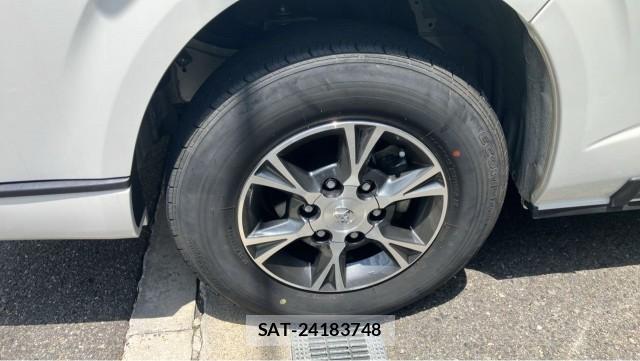 Toyota HIACE VAN 2024-02 8282083-8